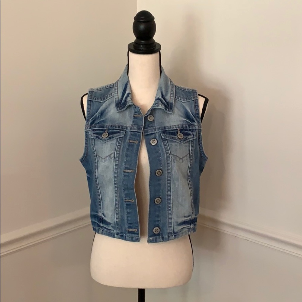 Faded crop denim vest / Wallflower
